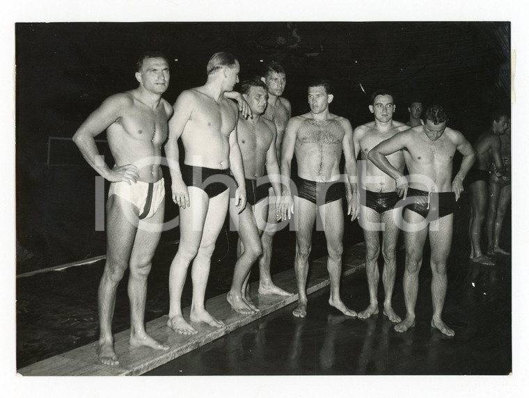 1959 ROMA - PALLANUOTO Squadra dell'UNGHERIA prima della partita contro l'Italia