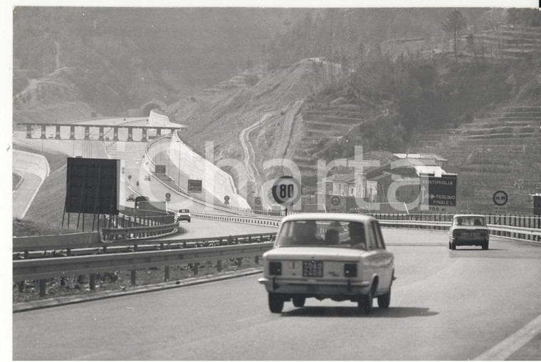 1971 FINALE LIGURE Automobili in transito sull'AUTOSTRADA DEI FIORI *Foto 