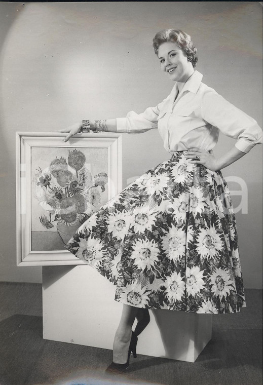 1957 LONDON Sunflower skirt by SAVILLE inspired by Vincent van GOGH *Photo