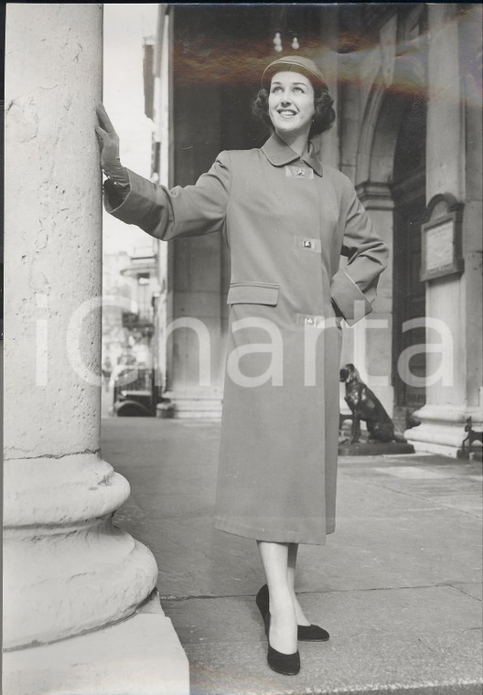 1955 LONDON FASHION WINTER COLLECTION Model wearing "Brookland" coat *Photo 