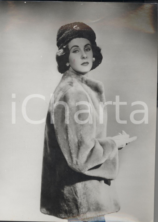 1957 LONDON Model wearing spring lamb teenager jacket *Photo Fashion 15x20