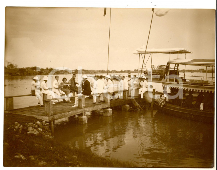1925 BANGKOK (THAILANDIA) Italiani durante una merenda sul fiume - Foto 21x16