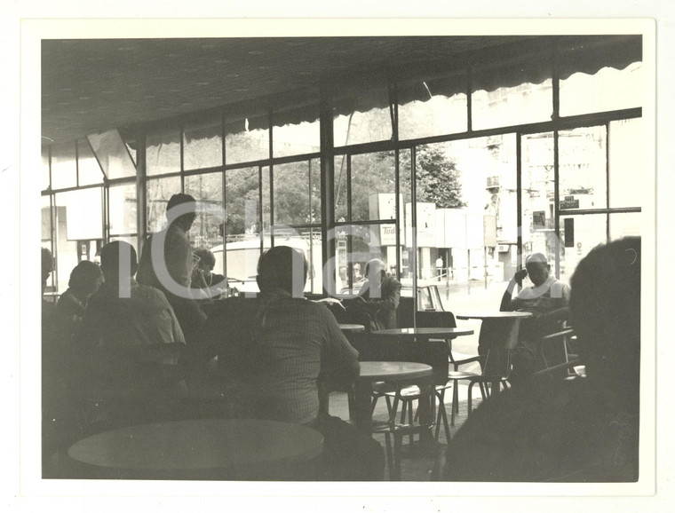 1970 ca LISBOA VINTAGE La colazione al bar - Fotografia ARTISTICA 24x18 cm