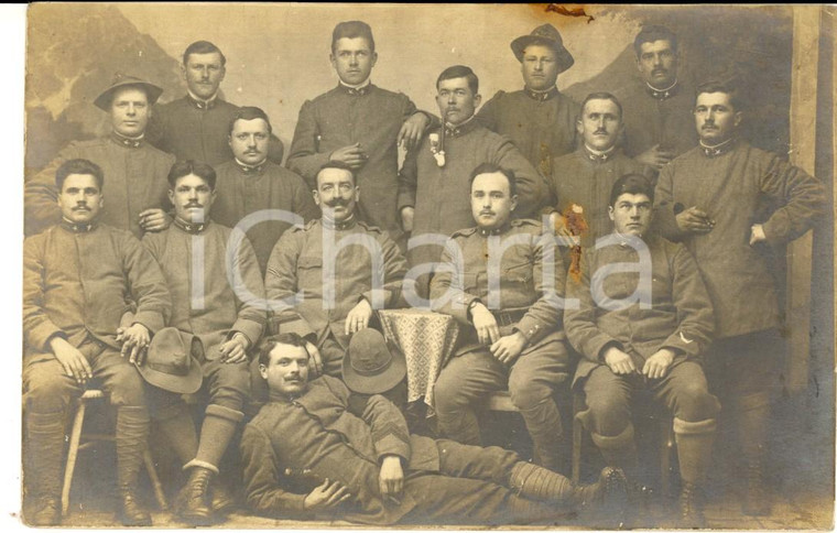 1915 ca WW1 REGIO ESERCITO Un gruppo di ALPINI a riposo *Foto cartolina
