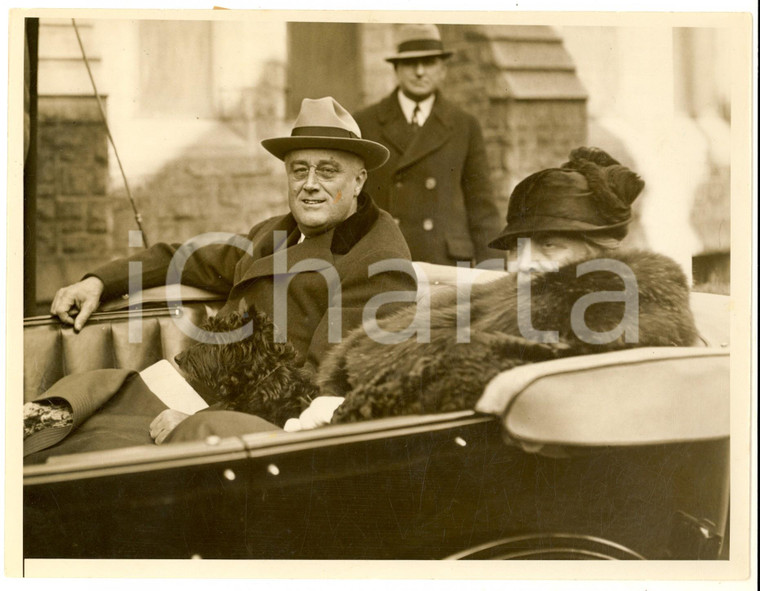 1933 WASHINGTON Franklin D. ROOSEVELT arriving to attend Christmas Day services