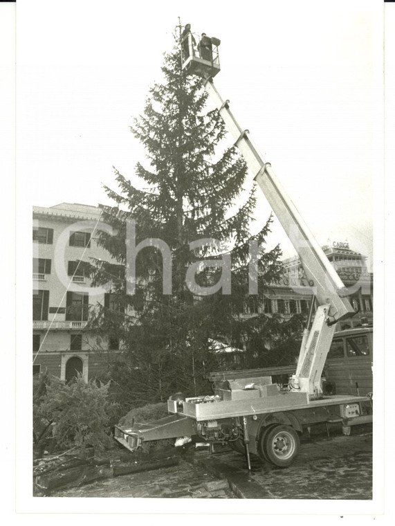 1997 GENOVA Allestimento albero di Natale *Foto VINTAGE 13x18 cm