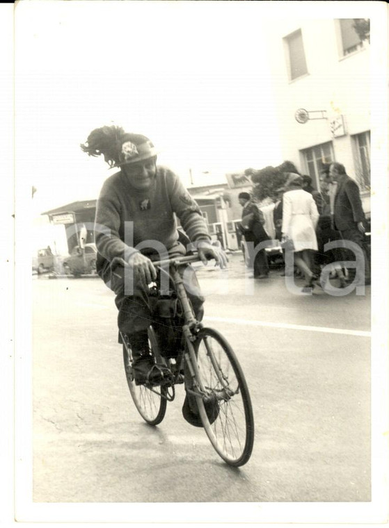 1971 MILANO - SANREMO Ex bersagliere ciclista in sella - Foto 9x12