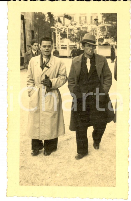 1940 GENOVA Passeggiata di due amici al festival - Foto cartolina VINTAGE