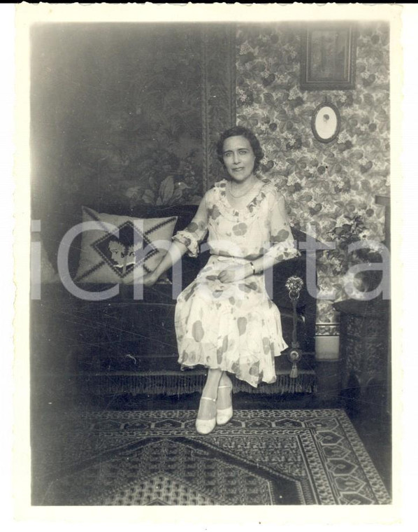 1933 ITALIA Ritratto di donna in un salotto borghese *Foto VINTAGE 9x11 cm 