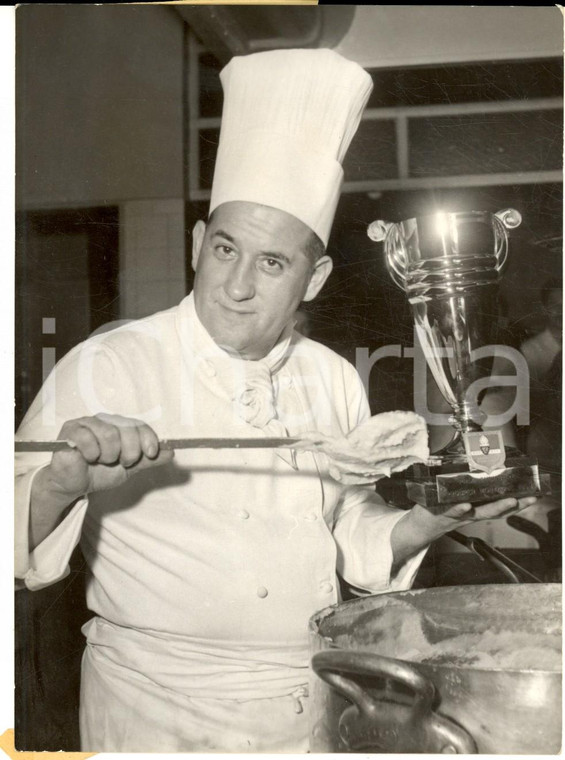 1958 PARIS Chef Georges DURY lauréat du prix Prosper MONTAGNE' *Photo 12x16 cm