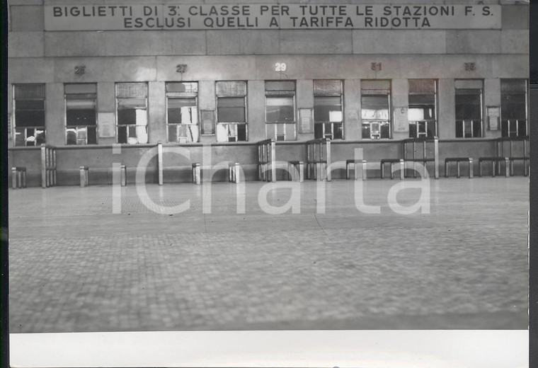 1953 MILANO Stazione Centrale - Biglietteria deserta per Sciopero Generale *Foto