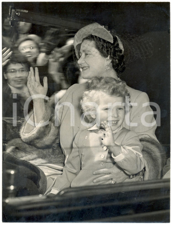 1954 LONDON Queen Mother and Princess MARGARET leaving Clarence House *Photo