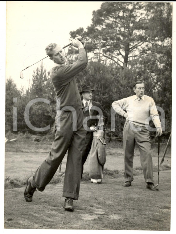 1953 Ryder Cup GOLF - WENTWORTH - Bernard HUNT in action for Britain's team