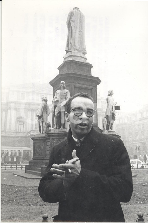 1965 MILANO Piazza della Scala - Ritratto del maestro Henry LEWIS *Foto 13x18