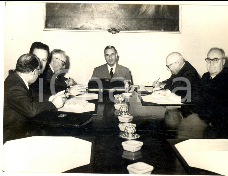 1963 ROMA Aldo MORO e i leader dei partiti in riunione per formazione governo