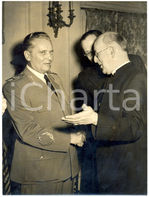 1953 LONDON Marshal TITO greeting the Archbishop Geoffrey FISHER *Photo 15x20