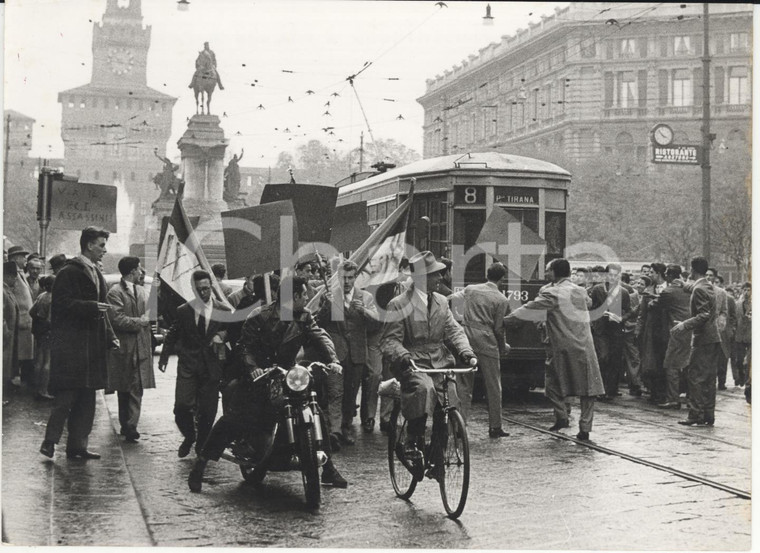1956 MILANO Largo Cairoli Manifestazione a sostegno della Rivoluzione Ungherese