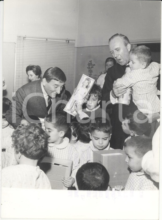 1965 MILANO Fondazione Don GNOCCHI - Renato RASCEL Mons. Ernesto PISONI -Foto