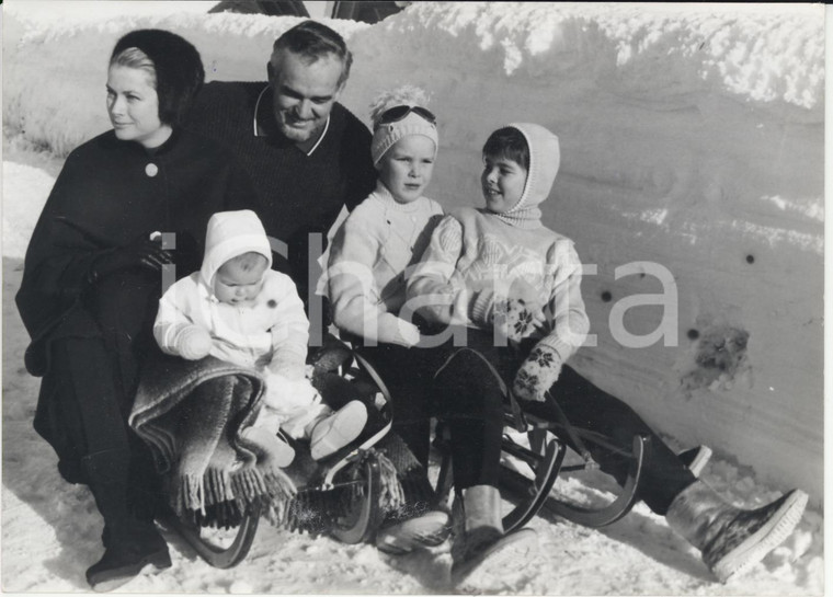 1965 SCHÖNRIED (CH) Ranieri III Grace KELLY e figli in vacanza *Foto 18x13 cm