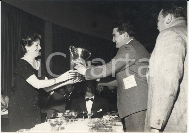 1957 PREMIAZIONE RALLYE DEL SESTRIERE Delfo TURRI e Arrigo COCCHETTI *Foto