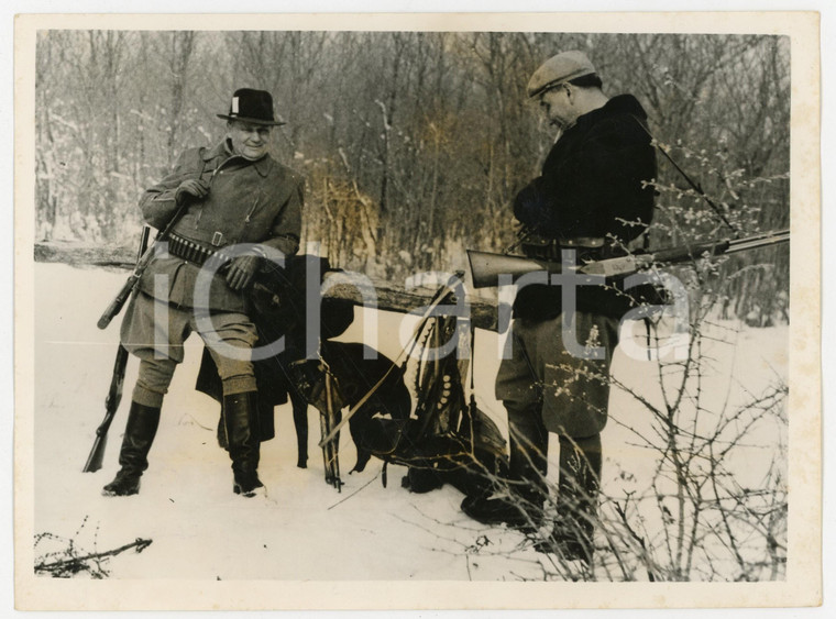 1957 KARADORDEVO Marshal TITO with Aleksandar RANKOVIC during hunting party Foto