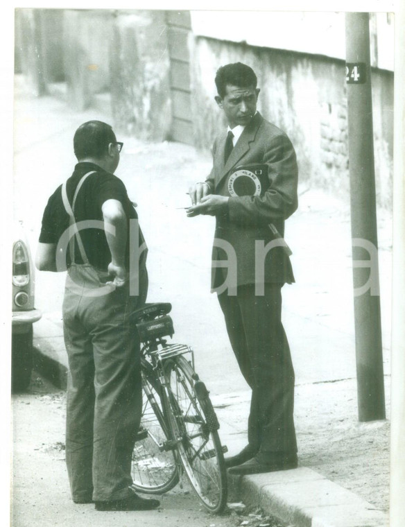 1964 MILANO - Vigile in borghese del comando di Piazza Beccaria - Foto 14x18 cm