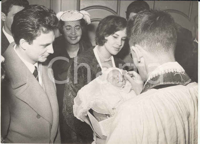 1956 ROMA Antonella LUALDI e Franco INTERLENGHI al battesimo della figlia Stella
