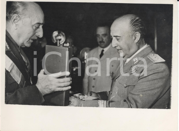 1954 MADRID El Prado Palace - General FRANCO with Alexandros PAPAGOS *Photo  