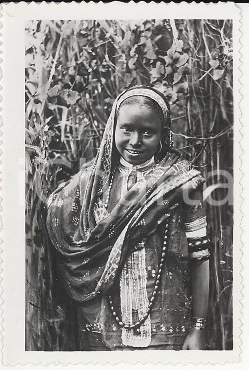 1935ca A.O.I. ETIOPIA Ritratto di bambina con abito tradizionale *FOTO cm 9X5,8