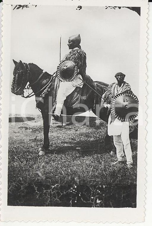 1935ca A.O.I. ETIOPIA Ritratto guerrieri con armature tradizionali *FOTO 9X5,8