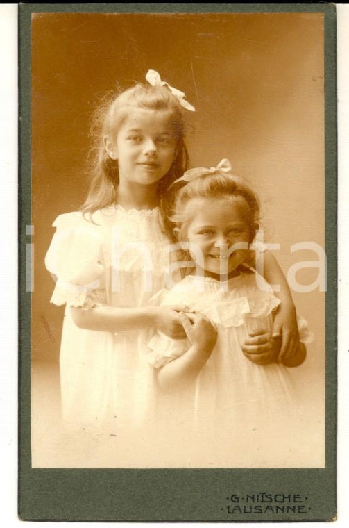 1910 ca LAUSANNE Ritratto di due sorelline in bianco *Foto G. NITSCHE CDV 