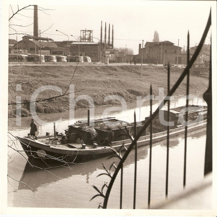 1970 ca PADOVA Chiatta naviga sul naviglio del BRENTA *Foto ARTISTICA 18x18 cm
