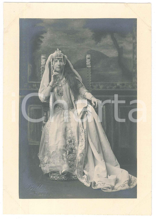 1920 ca ITALIA - TEATRO Attrice con abito di scena - Foto BETTINI - LIVORNO