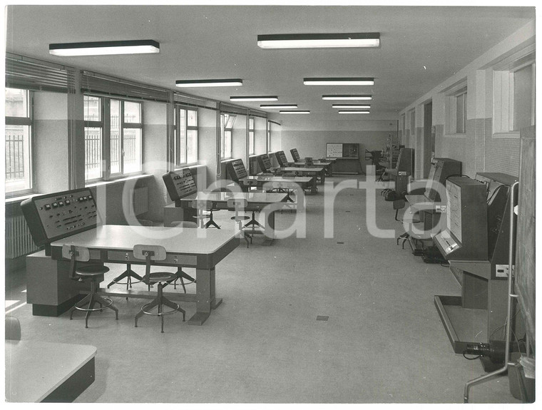 1975 GRUGLIASCO - ITIS Periti elettronici - Laboratorio elettronico *Foto 24x18