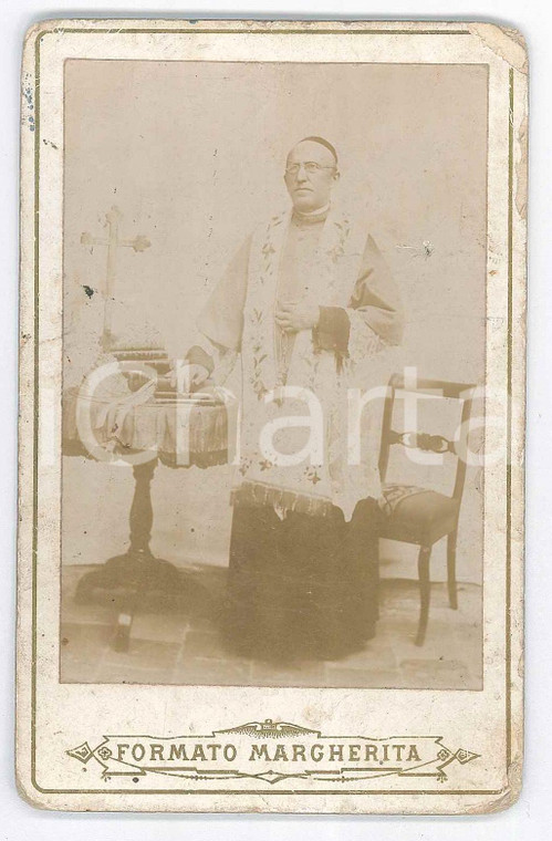 1900 ca  ITALIA Ritratto di vescovo con libri e crocifisso *Foto anonima 8x12 cm