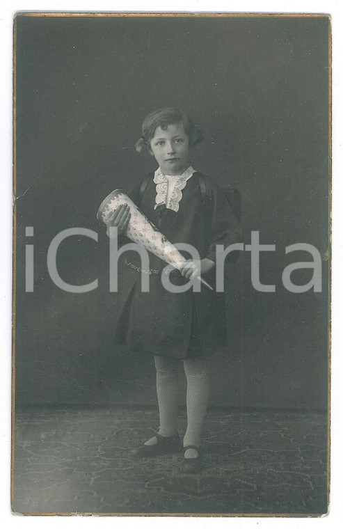 1920 ca GERMANIA Bambina con cappello di carta - Ritratto - Foto 9x14 cm