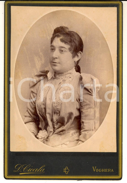 1880 ca VOGHERA Ritratto di giovane donna in abito ricamato *Foto Davide CICALA