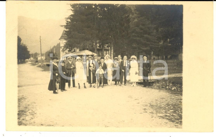 1922 BOLOGNA Ritratto di famiglia borghese al parco - Foto cartolina VINTAGE