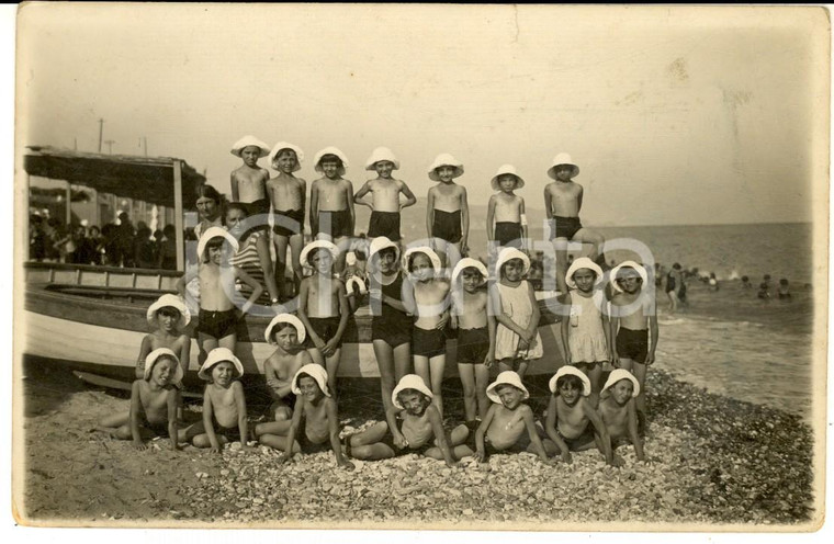 1920 ca LIGURIA Bambini in spiaggia in una colonia estiva - Fotografia VINTAGE