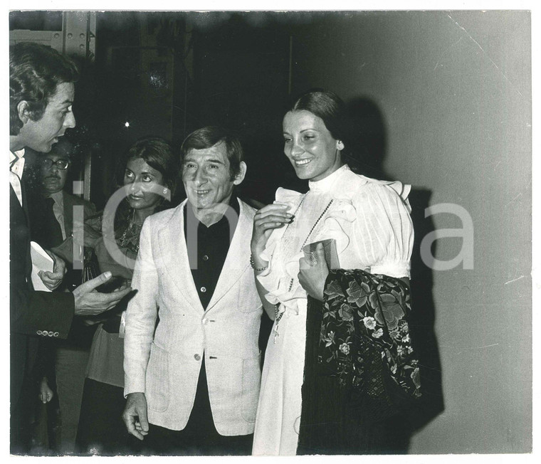 1970 ca COSTUME Renato RASCEL e Giuditta SALTARINI a una serata (2) Foto