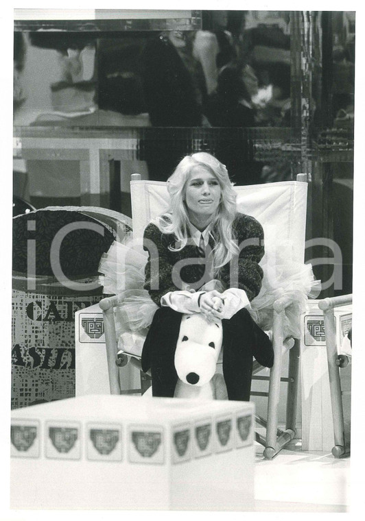 1984 RAI UNO - TEST Heather PARISI con peluche di SNOOPY Foto 18x24 cm