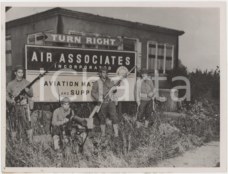 1941 BENDIX (NEW JERSEY) Fabbrica di aeroplani con militari di guardia - Foto