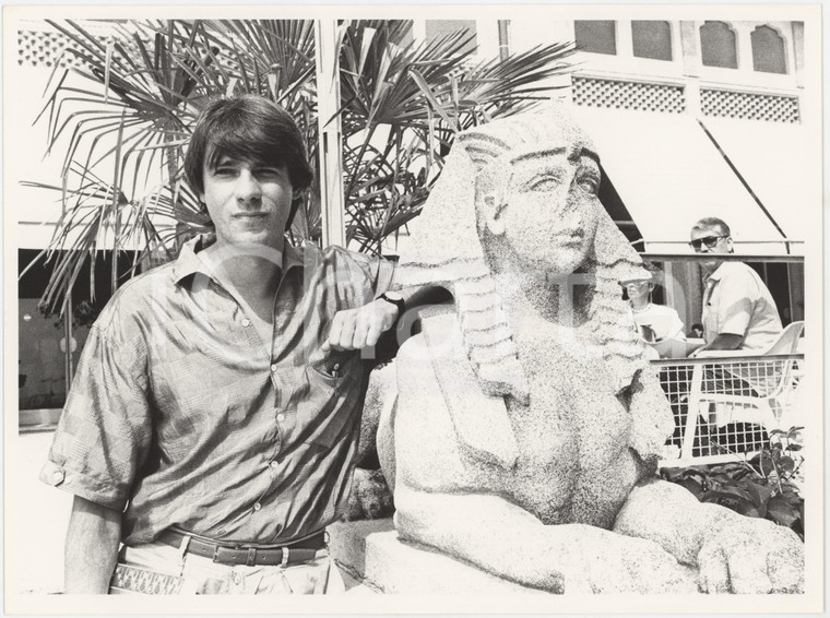 1985 ca COSTUME ITALIA Ricky TOGNAZZI - Ritratto con sfinge *Foto 24x18 cm