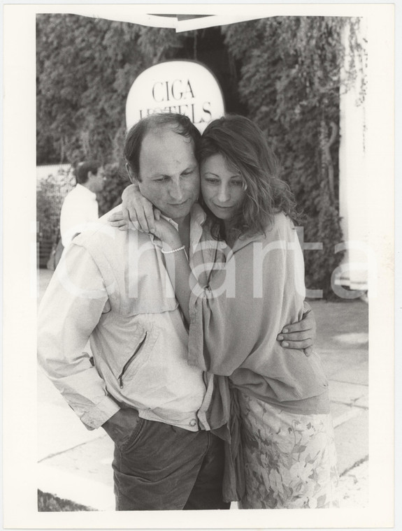 1986 VENEZIA Mostra del Cinema - Maria RIVIERE con il compagno (4) Foto