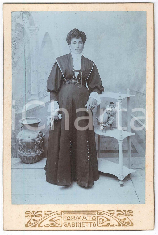 1910 ca SUD ITALIA Donna in abito scuro - Ritratto - Fotografia 11x16 cm