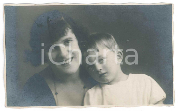 1930 ca CHILDREN Portrait of a mother and her son - Postcard FP NV