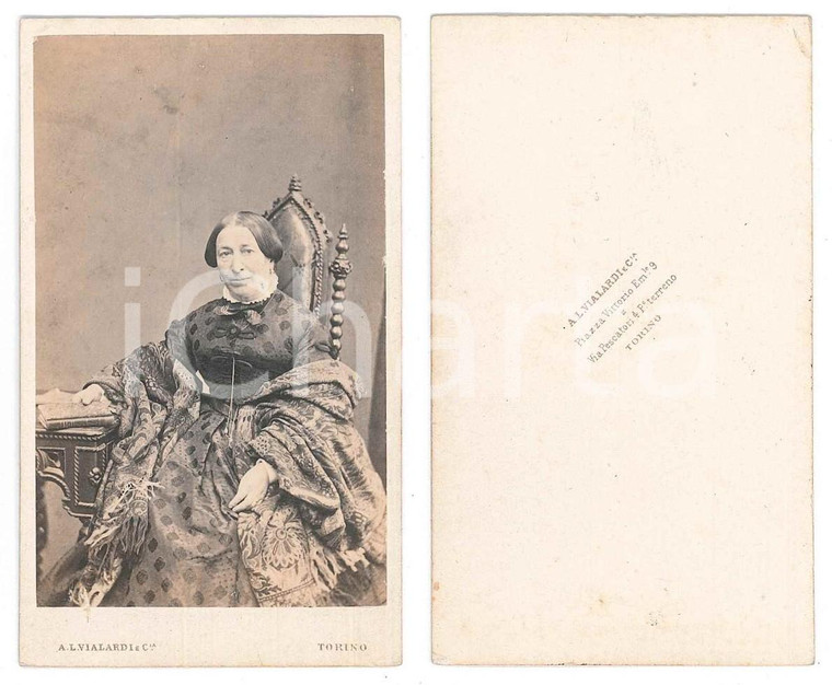 1870 ca TORINO Nobildonna con scialle e libro - Ritratto *Foto A. VIALARDI CDV