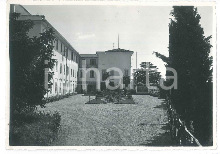 1950 ca Area di ARCORE - BRIANZA - Corte di una villa - Fotografia 16x11 cm