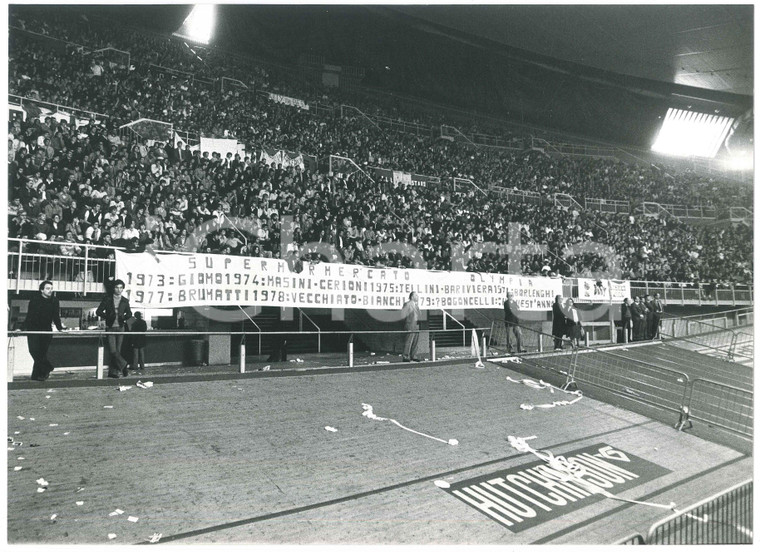 1980 BASKET Billy Milano vs. Sinudyne Bologna - Striscione dei tifosi - Foto