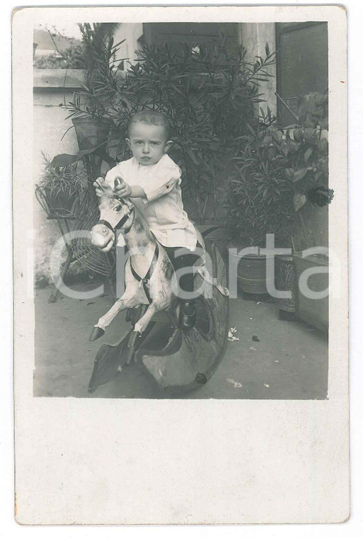 1925 ca ITALIA Bambino sul cavallo a dondolo -  Fotocartolina 9x14 cm